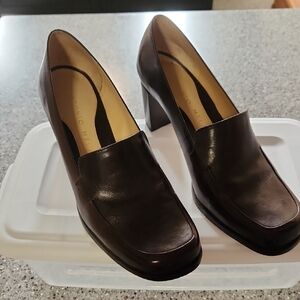 Elegant Brown Leather Heels